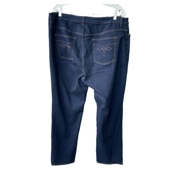 Chaps dark wash size 14 straight legs Daniella Curvy jeans - Picture 2 of 10